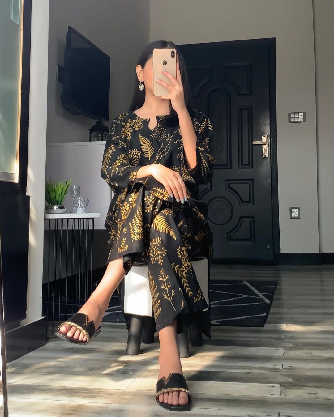 PETAL DESIGN (2 Pieces)